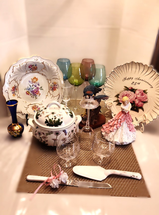 Various Decorative Household Items - Estate Sale - photo 3