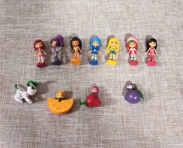 7 Strawberry Shortcake Figurines - photo 2