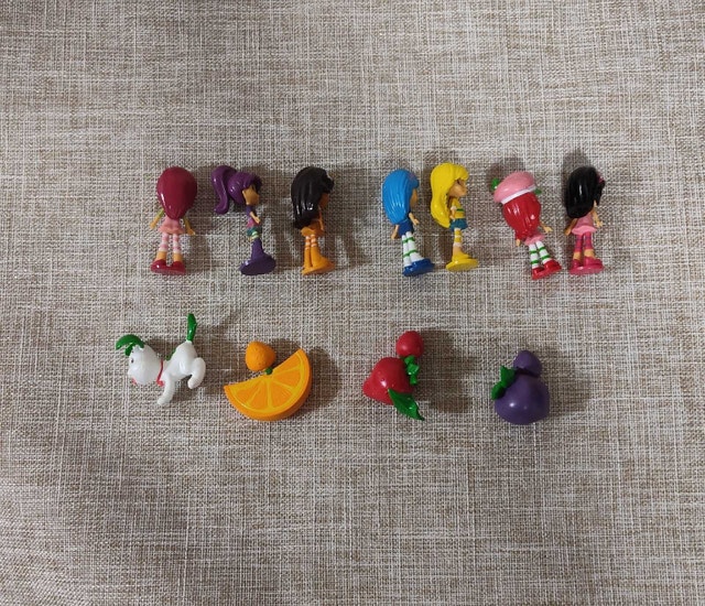 7 Strawberry Shortcake Figurines - photo 3