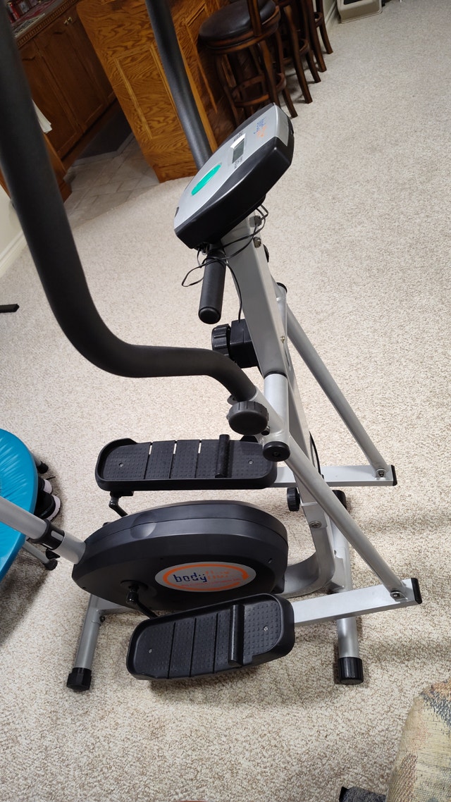 Elliptical standing or sitting exercise bike