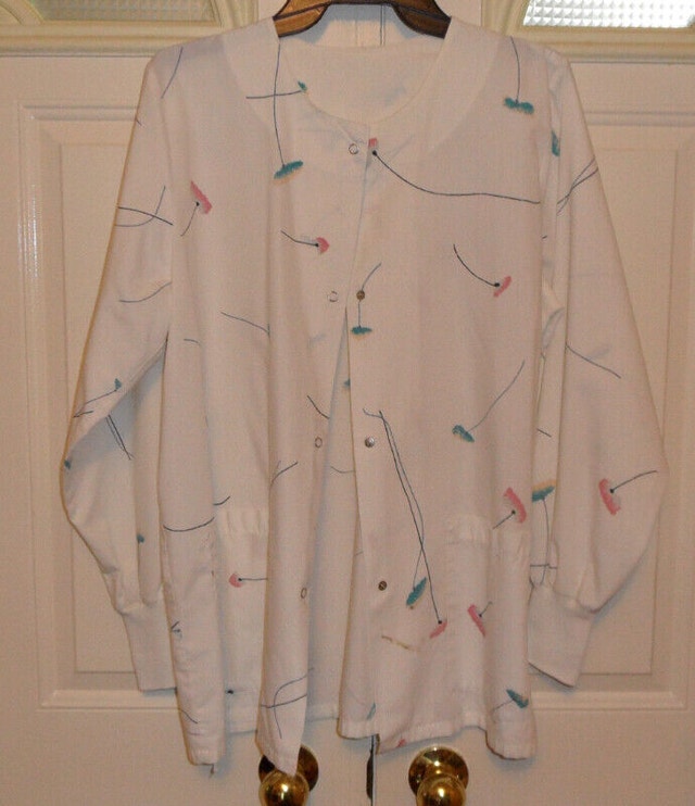 Scrub Nurse Uniforms and Lab Coats - Various Sizes - photo 5