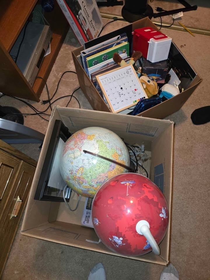 2 Globes Together - photo 3