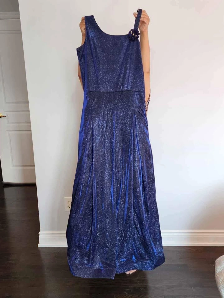 Lehenga/ gowns for rent - photo 3
