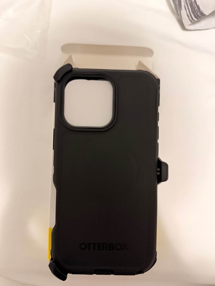 Otterbox iPhone 16 Pro Max Defender Case - Black - photo 3