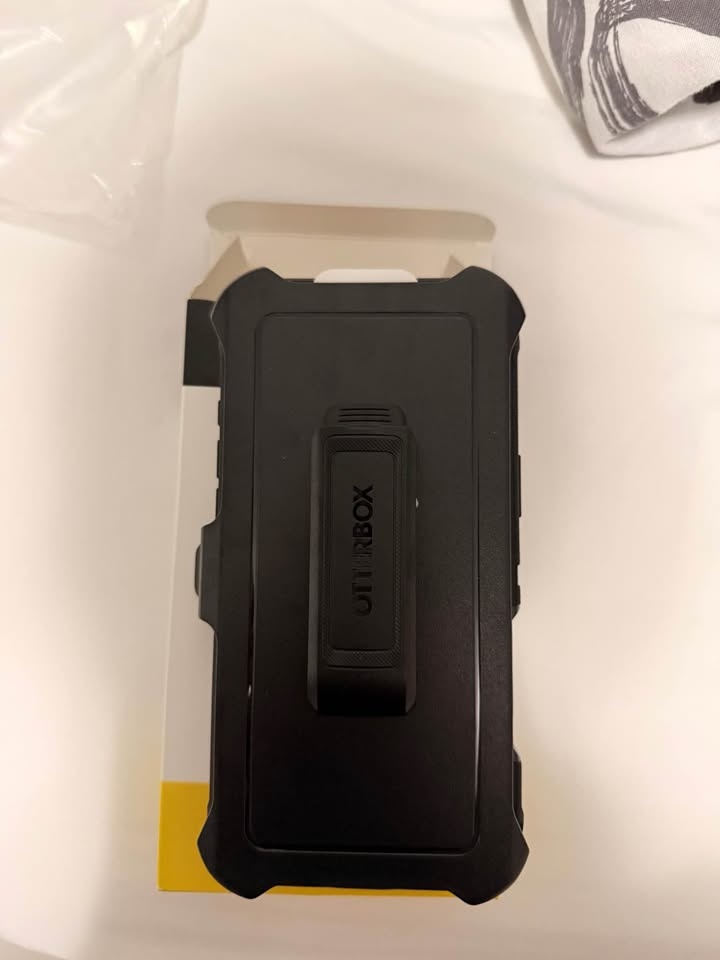 Otterbox iPhone 16 Pro Max Defender Case - Black - photo 4