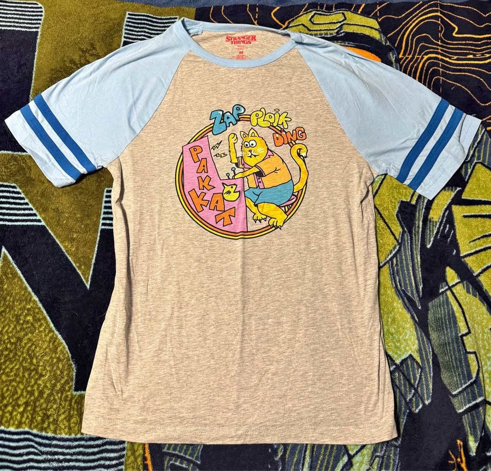 Stranger Things Pak-Kat Raglan