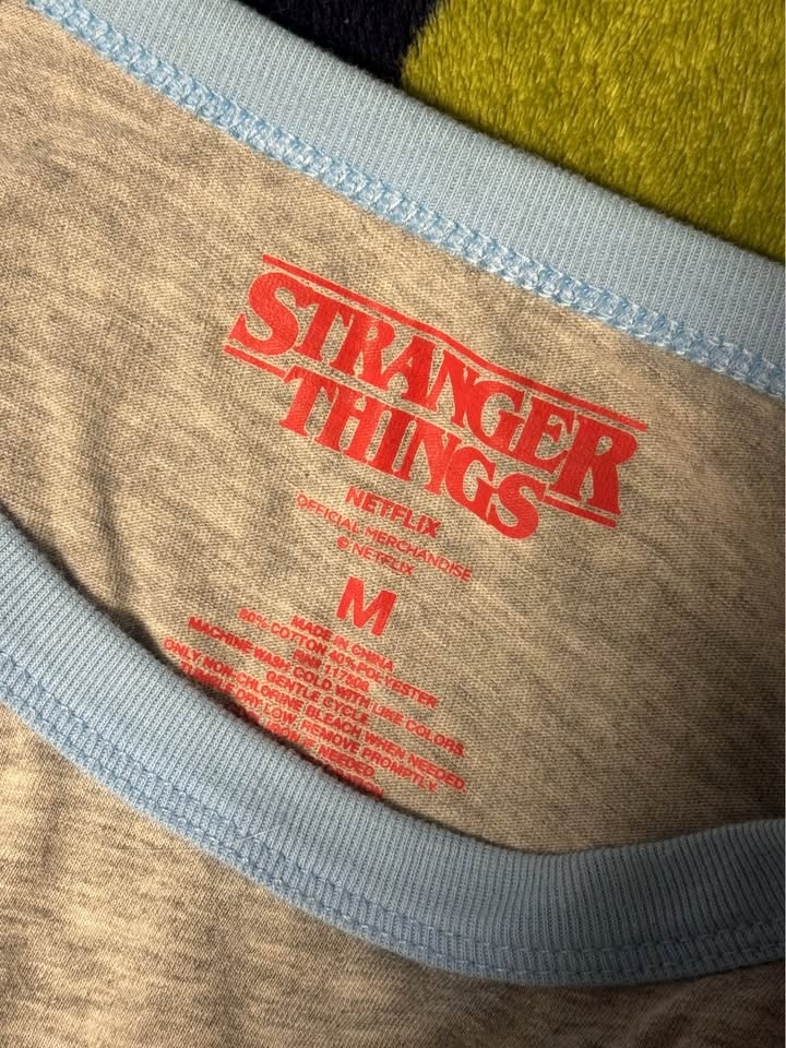 Stranger Things Pak-Kat Raglan - photo 3