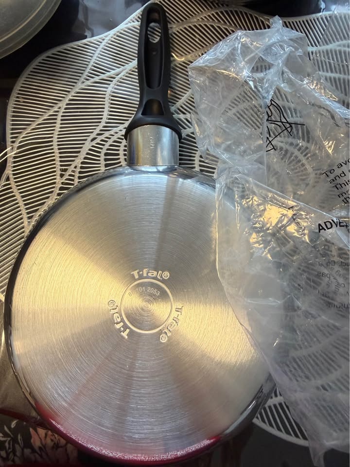 T-fal Viva Non-Stick Frying Pan 20cm - Brand New - photo 2