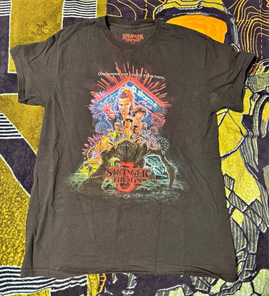 Stranger Things Season 3 T-Shirt - Women's Medium