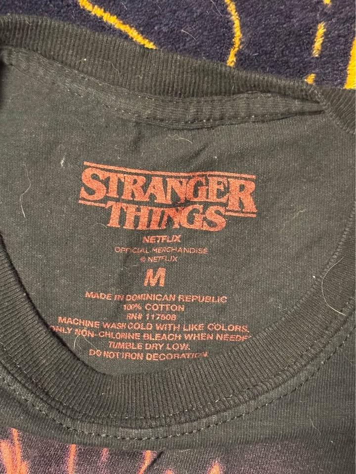Stranger Things Season 3 T-Shirt - Women's Medium - photo 3