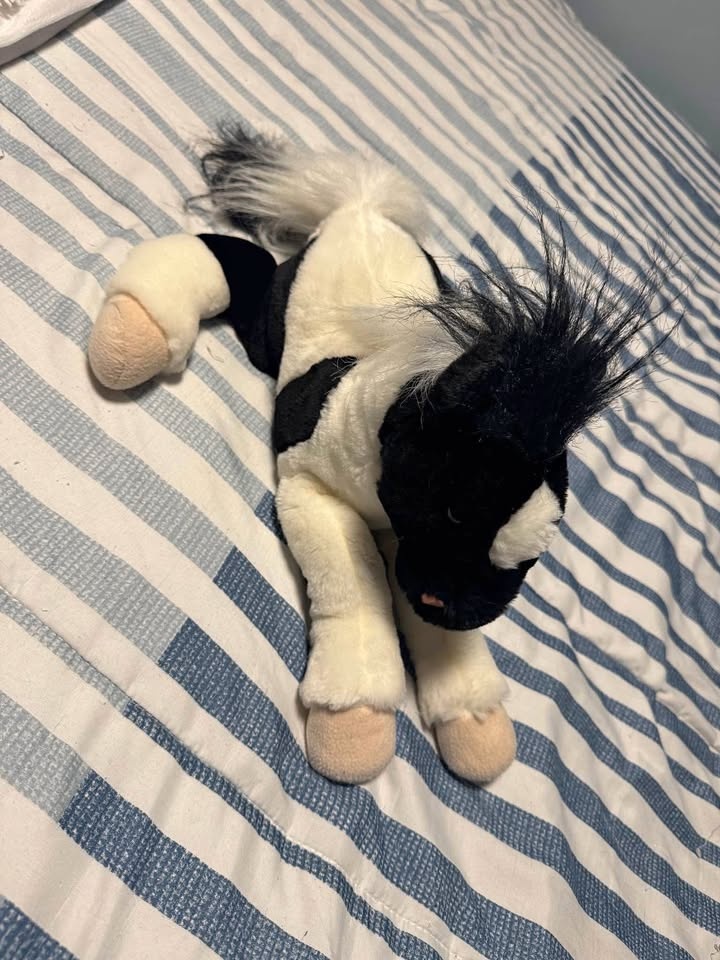 Animal Alley Pinto Horse
