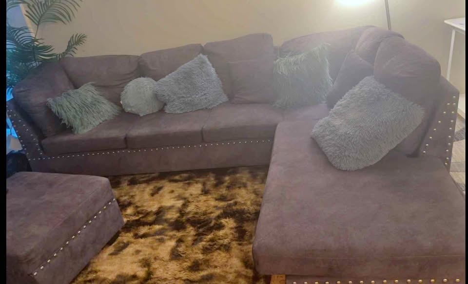6 Seater Couch with 2 Pillows