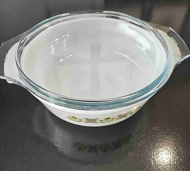 Anchor Hocking Casserole Dish #437 Meadow Green w/ Lid