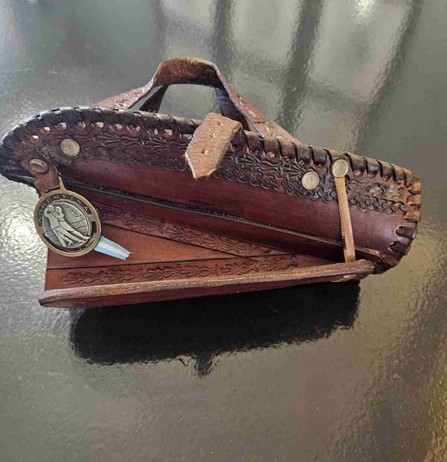 Handmade Leather Wine Bottle Holder - Argentina