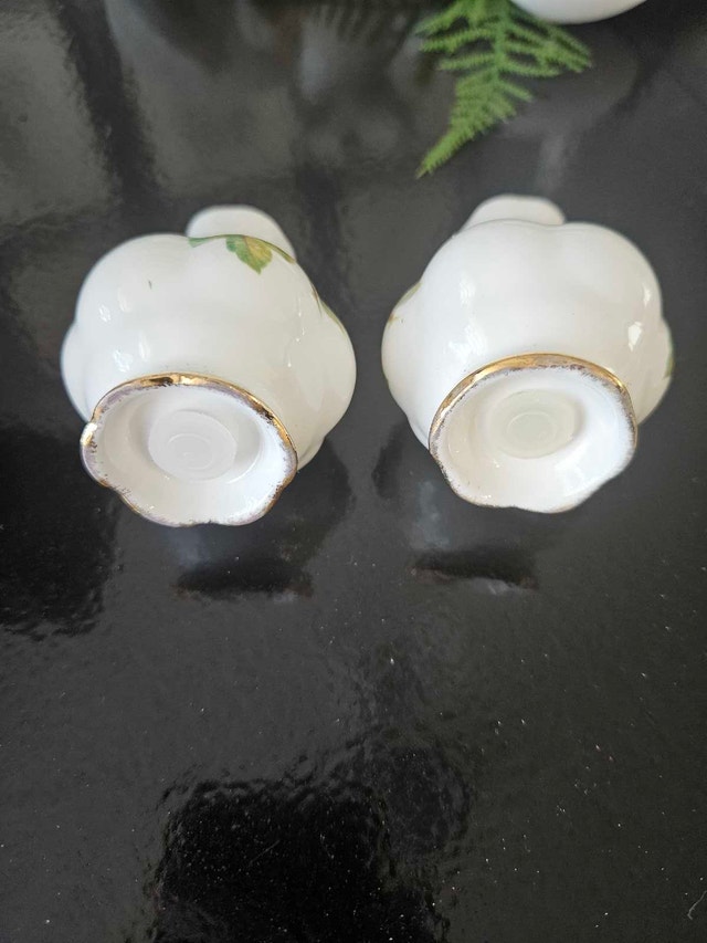 Vintage Royal Albert Salt and Pepper Shakers - photo 2