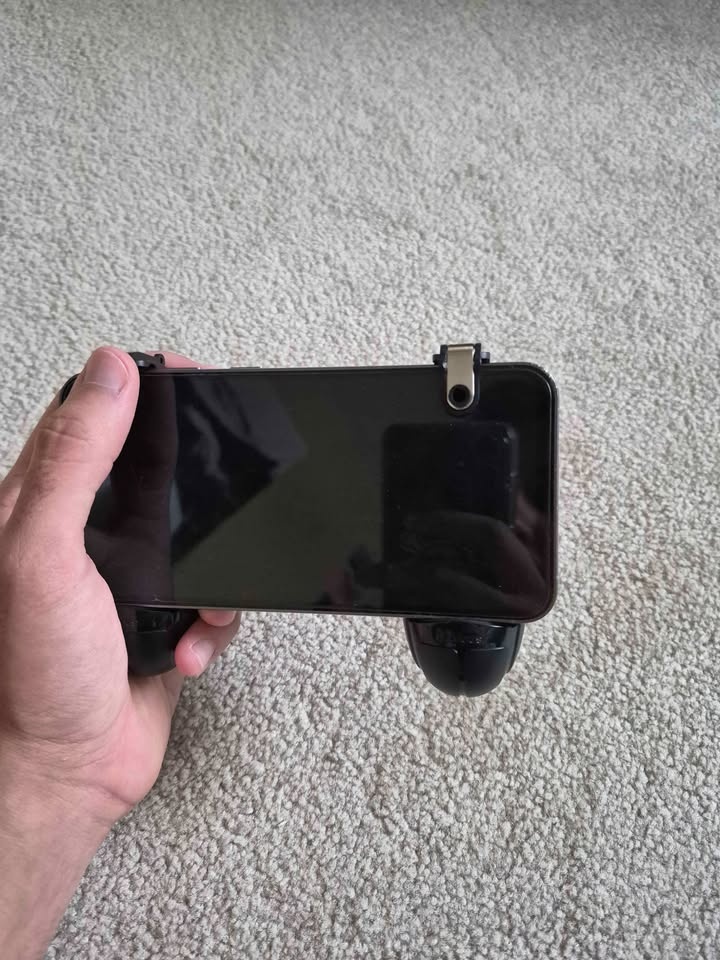 Baseus Mobile Gaming Controller (Grip + Triggers) - photo 3