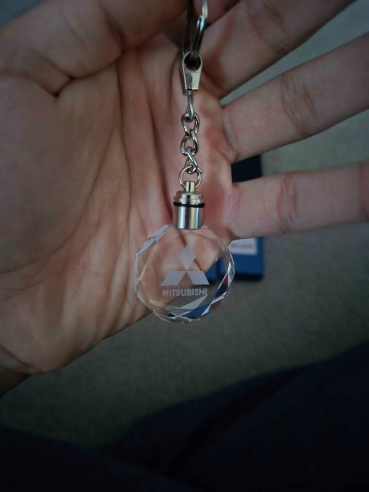 Crystal LED Car Keychain (Light-Up Logo) - RGB Color Changing - photo 3