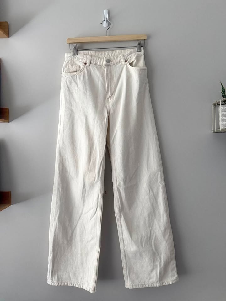 Monki High Waist Flared Jeans - Size 28