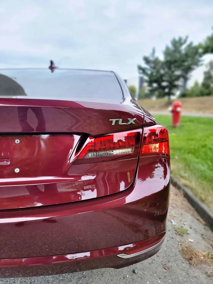 2015 Acura TLX thumbnail