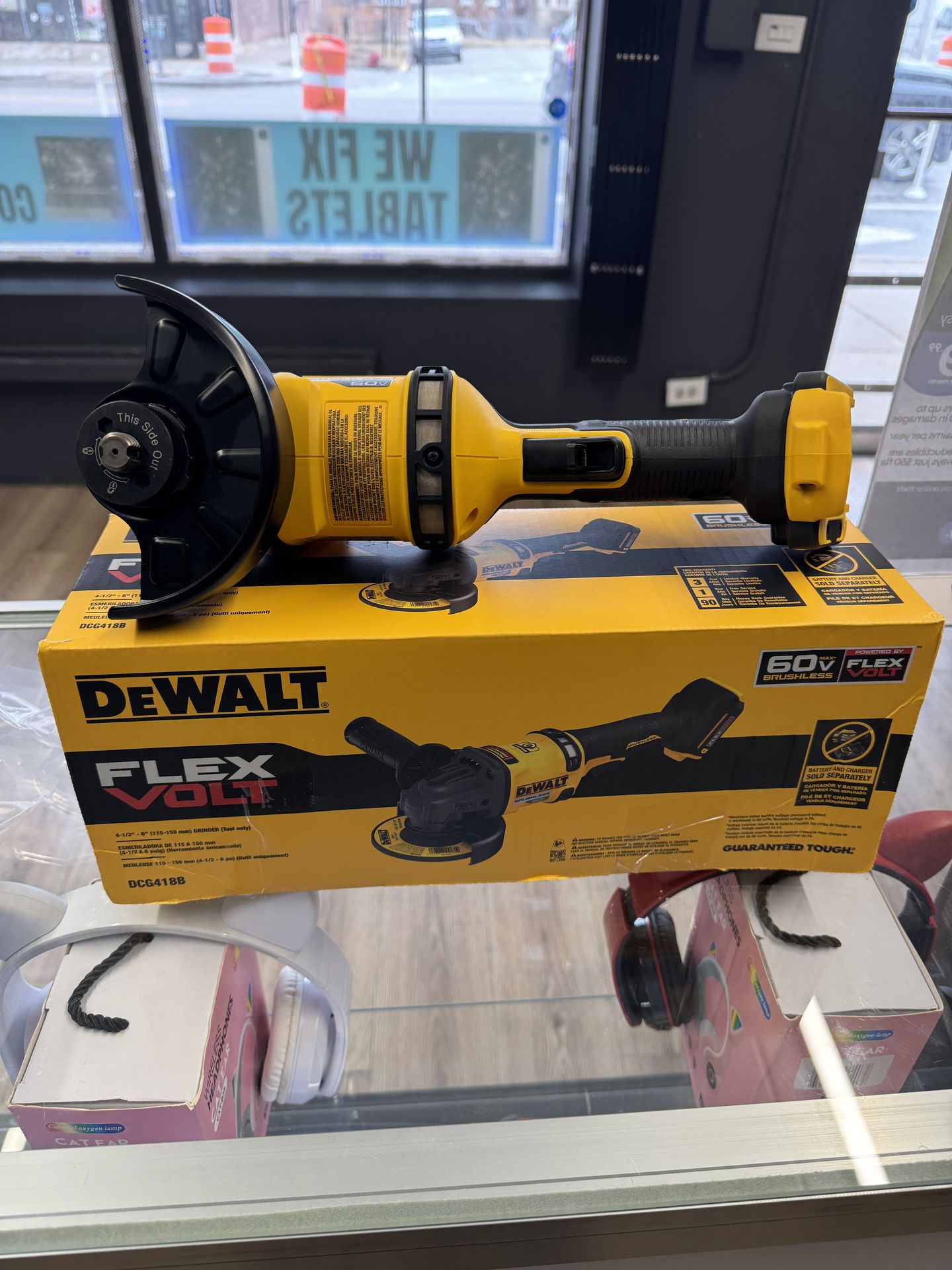 FLEXVOLT 60V MAX Cordless Grinder w/ Kickback Brake (Tool Only) - photo 2