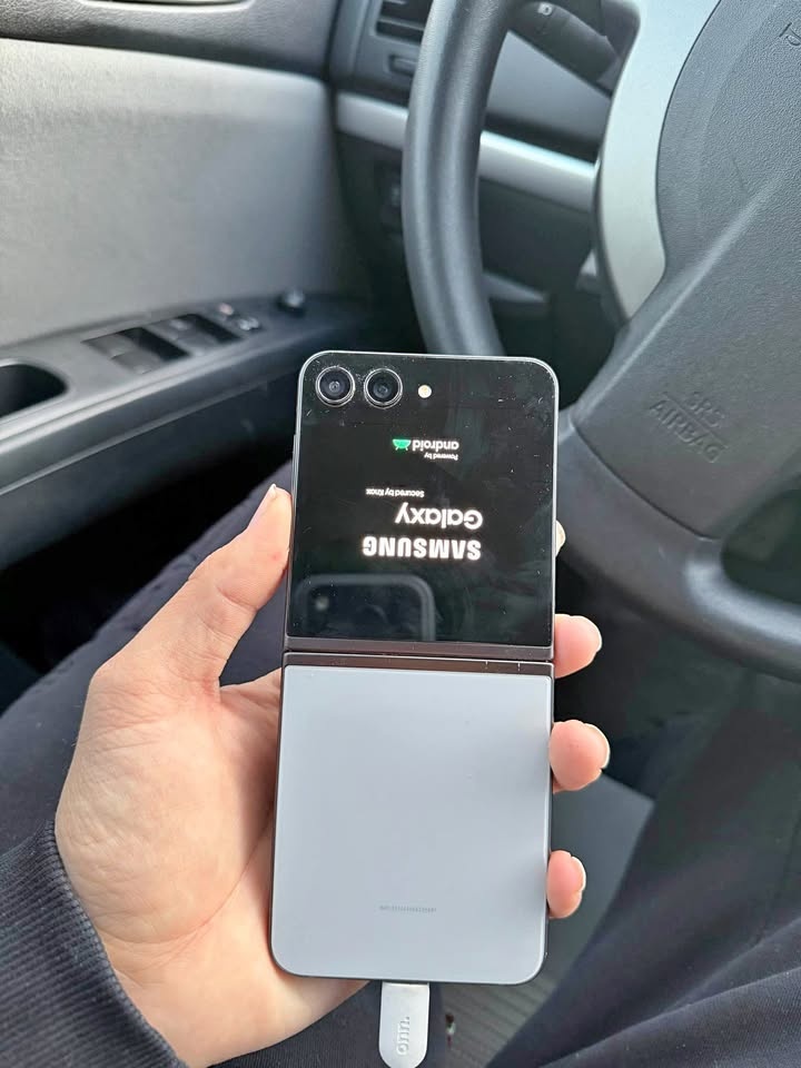 Samsung flip 5 512 Gb
