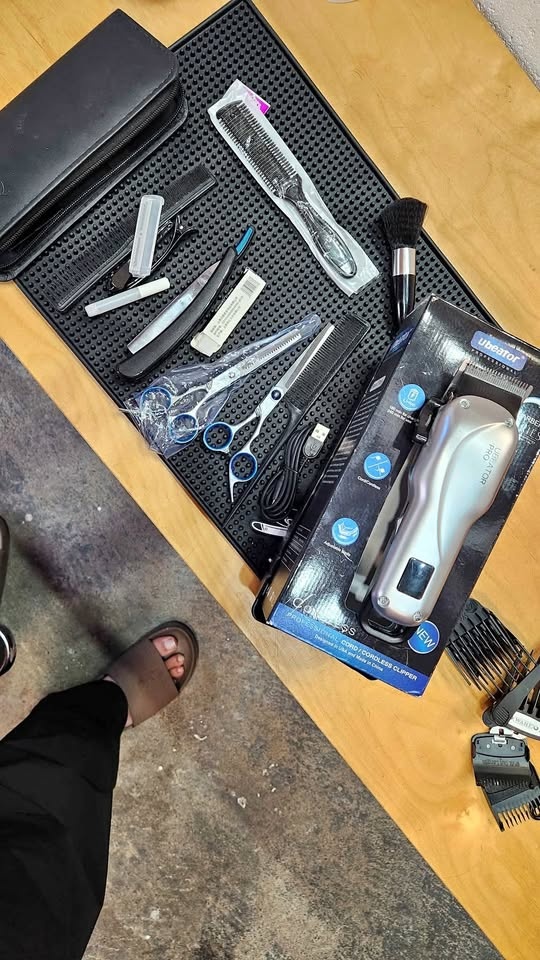 Haircut kit plus trimmer for men