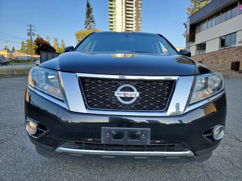 2013 Nissan Pathfinder thumbnail