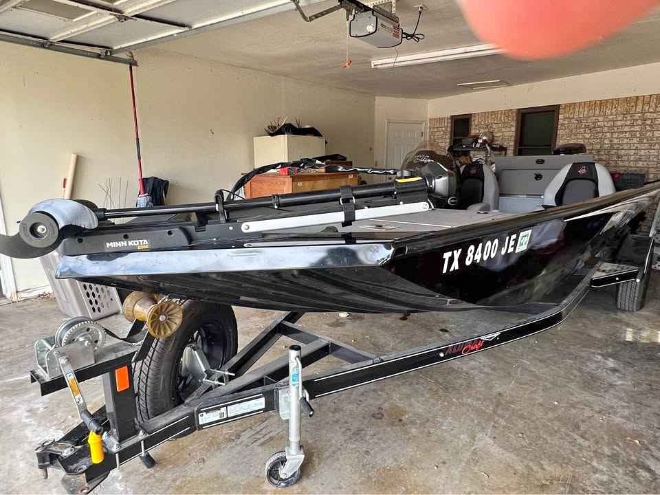 2020 Alumacraft 18' Boat