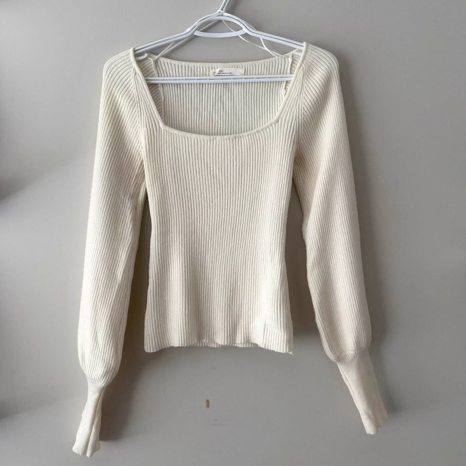 OAK + Fort White Puffy/Balloon Sleeve Sweater Size Small