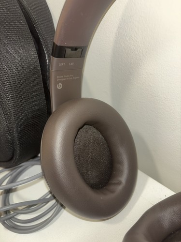 Beats Studio Pro Wireless Headphones - Deep Brown - photo 3