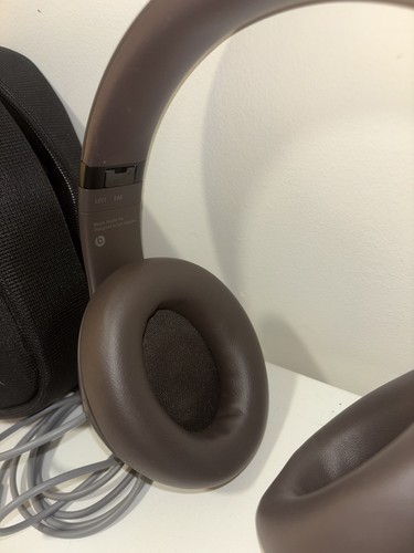 Beats Studio Pro Wireless Headphones - Deep Brown - photo 4