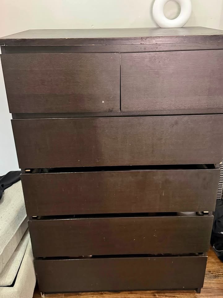 6 Drawer Clothing Dresser