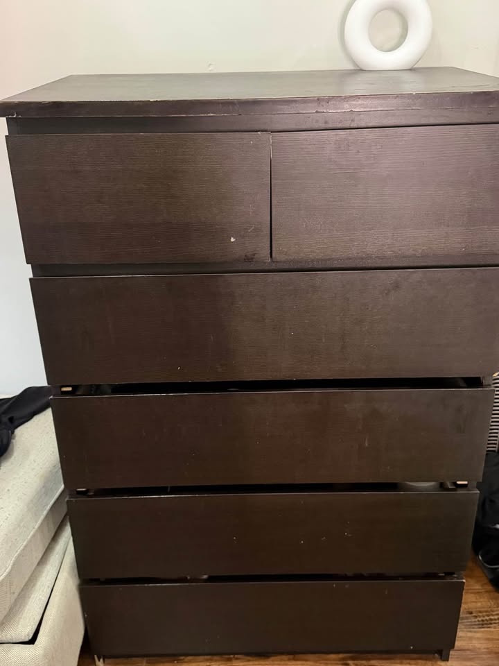 6 Drawer Clothing Dresser - photo 2