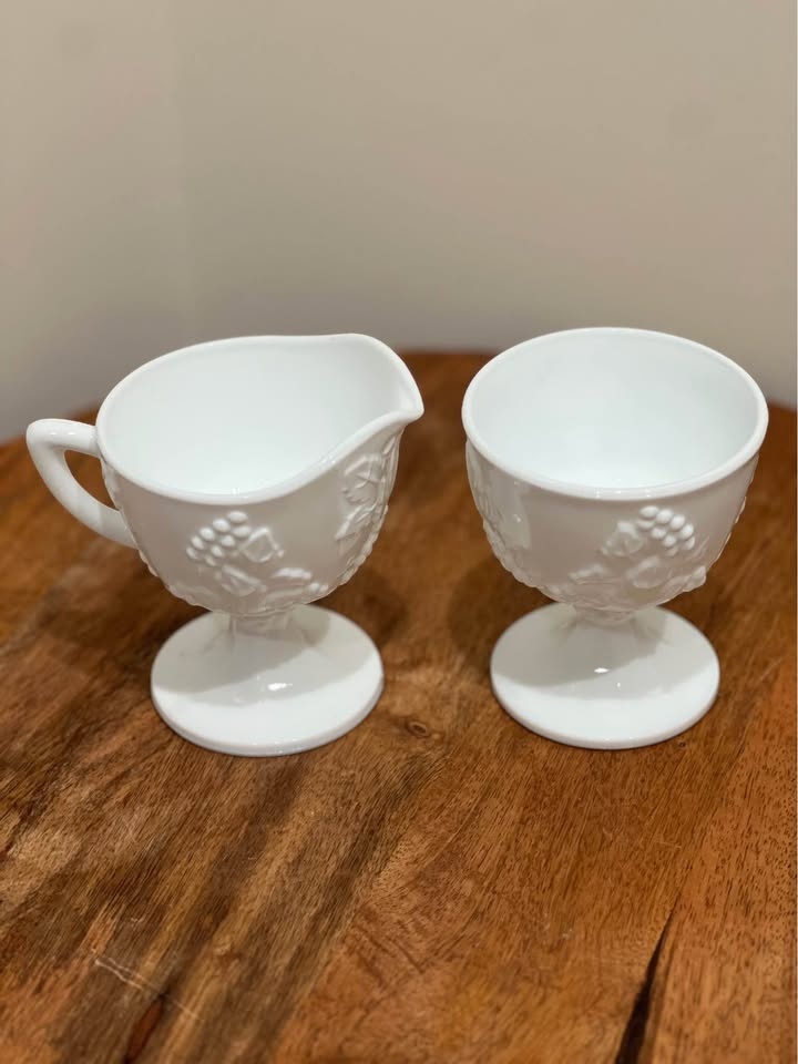 Vintage Indiana Glass Colony Harvest Creamer & Sugar Set - photo 2