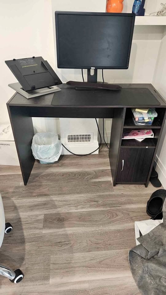 Computer table for sale