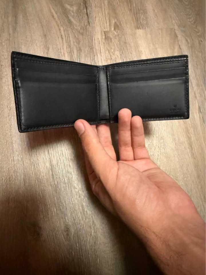 Authentic Used Gucci Wallet - photo 3