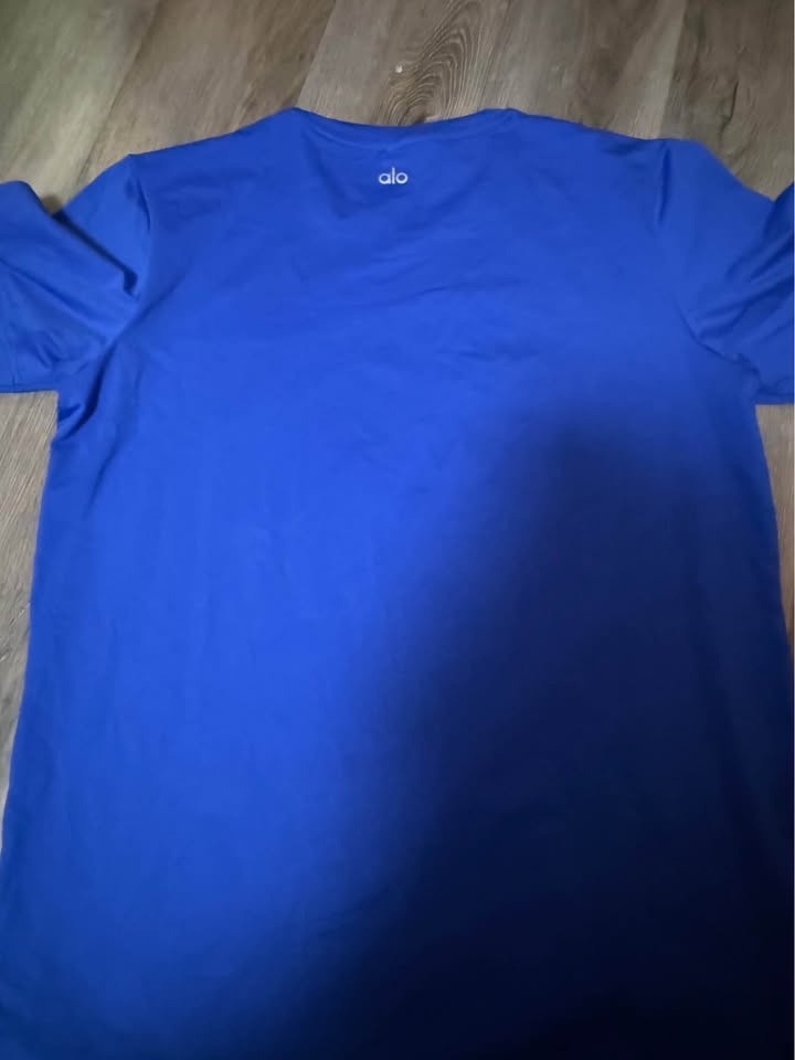 Brand New Never Worn Alo T-shirt - photo 3