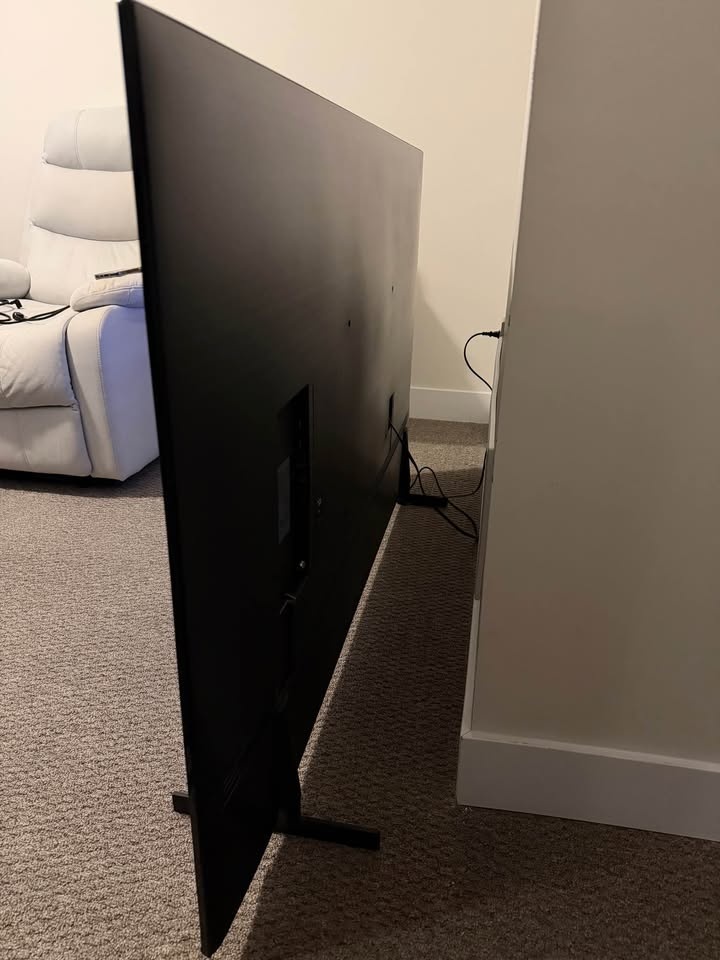 Samsung 65” AU8000 Crystal UHD 4K Smart TV – Slim Design - photo 2