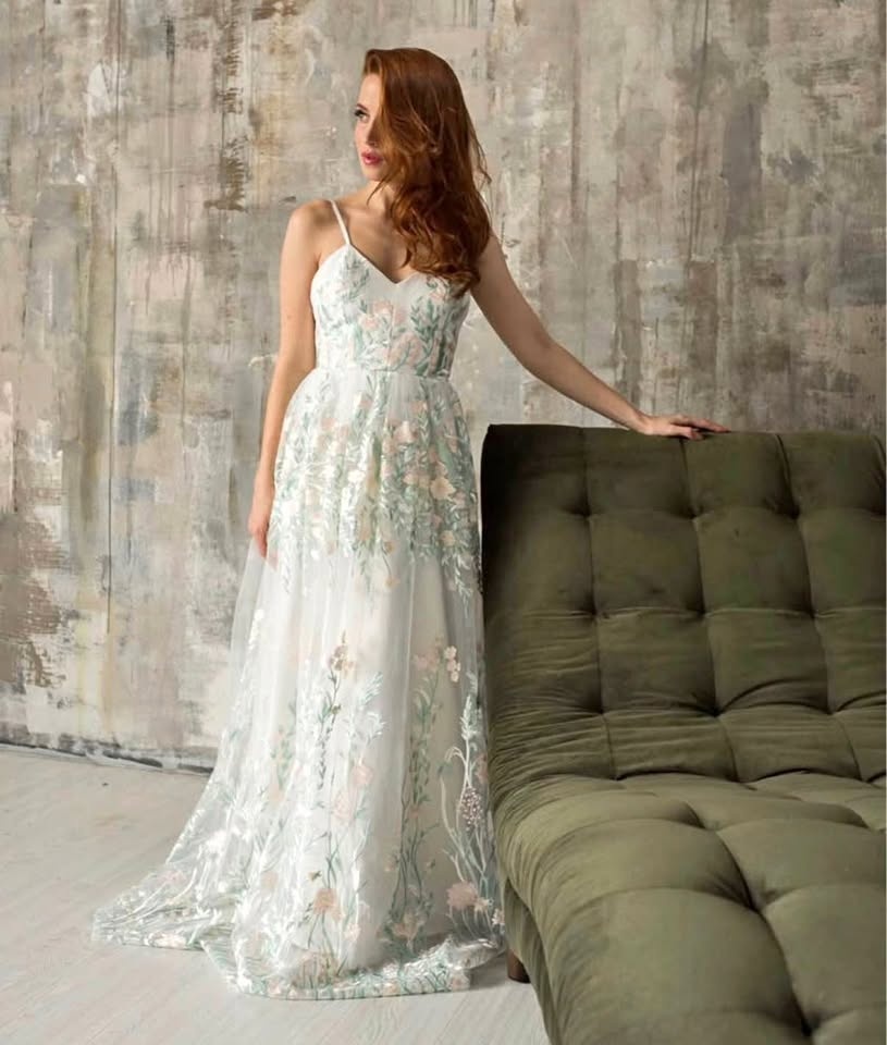 Like New Jordan de Ruiter Buttercup Floral Gown (Wedding) Dress