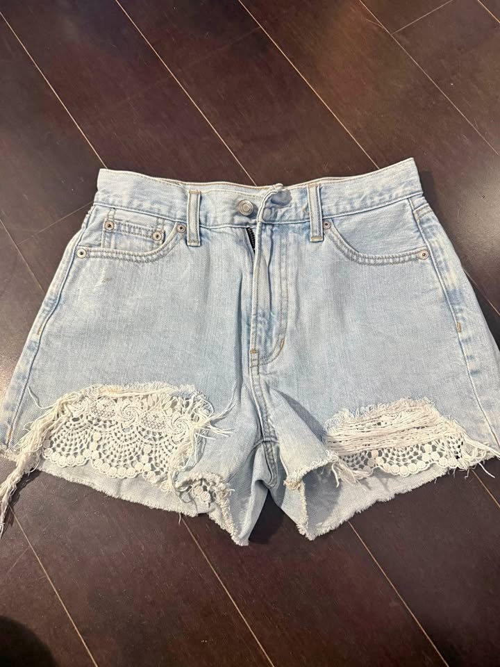 Lace Detailed Mom Shorts Size 0