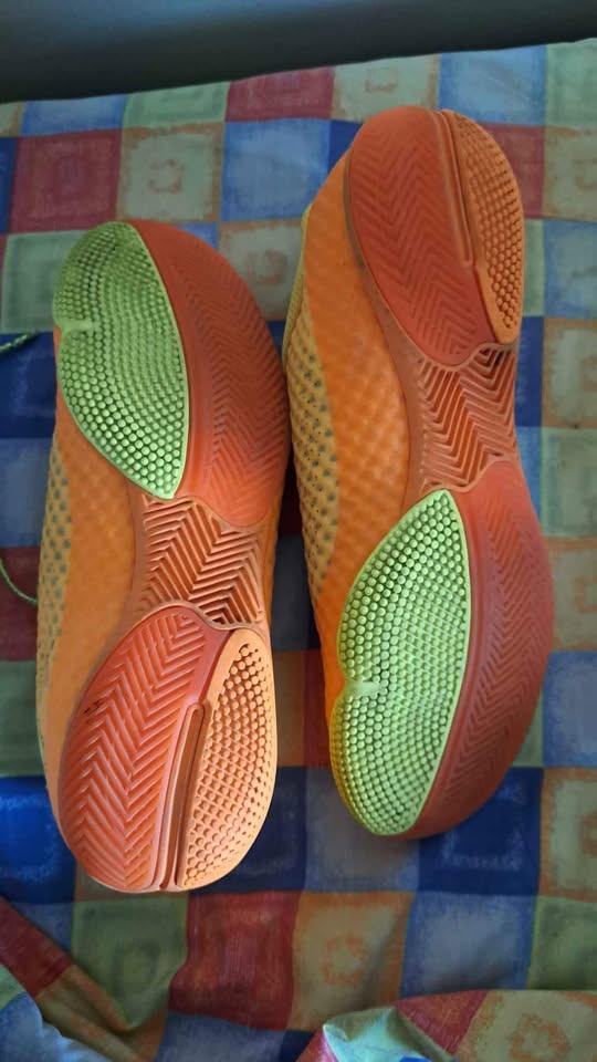 Nike Indoor Cleats Size 8 USA - photo 4