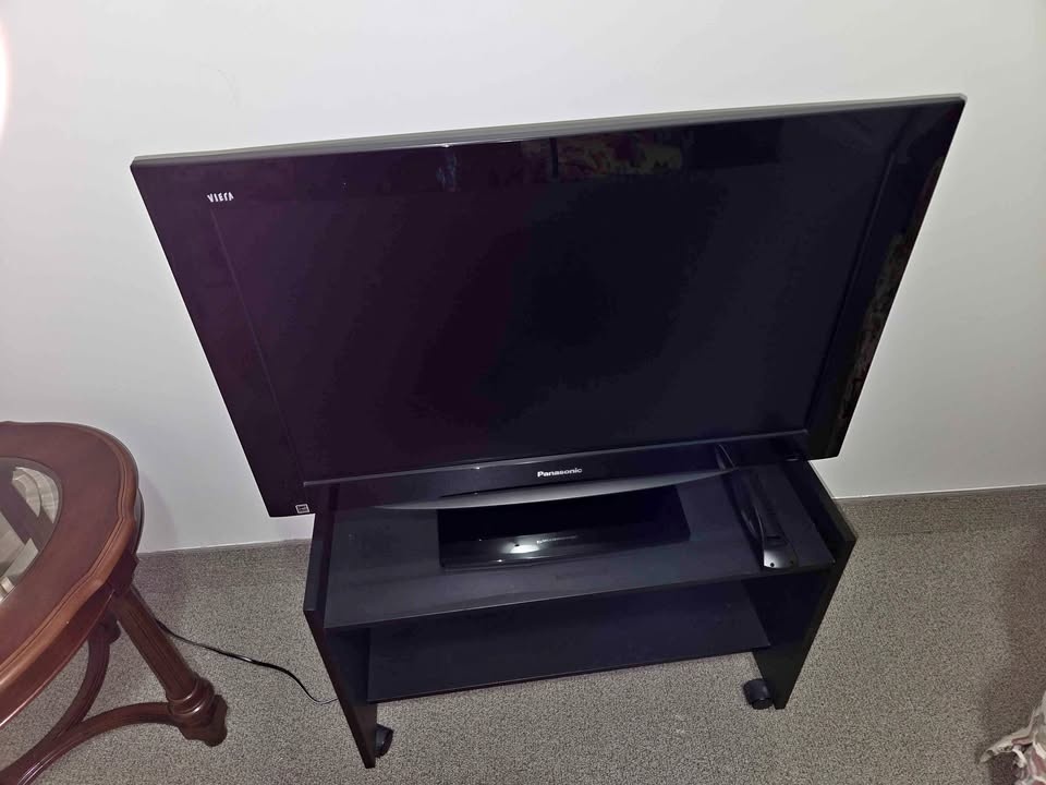 Moving sale - TV and stand