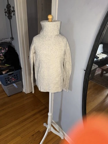 Aritzia Community Soft Gray Knit Turtleneck Size XS