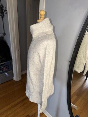 Aritzia Community Soft Gray Knit Turtleneck Size XS - photo 4