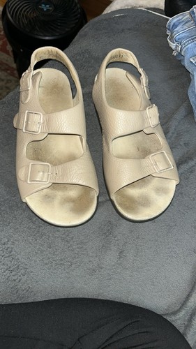 SAS Relaxed Comfort Leather Buckle Strap Tan Beige Sandals Woman