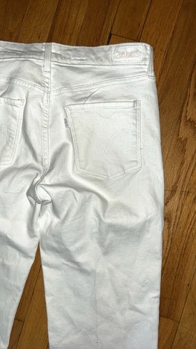Levi's Women's White Capri Jeans - photo 3