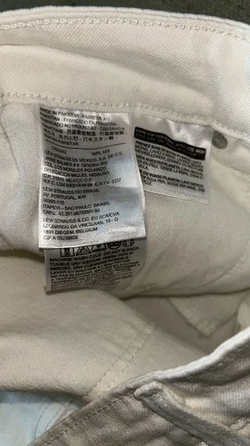 Levi's Women's White Capri Jeans - photo 4