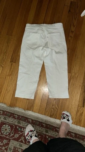 Levi's Women's White Capri Jeans - photo 5