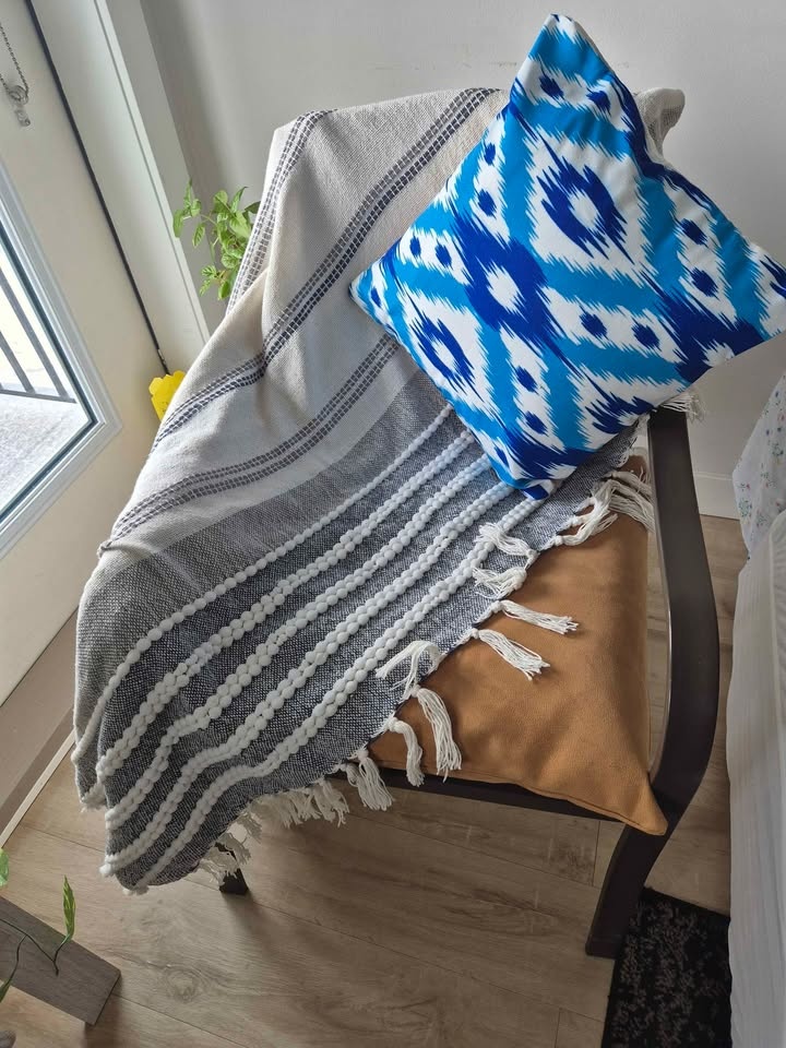 Cushions, Covers and Throw - photo 3