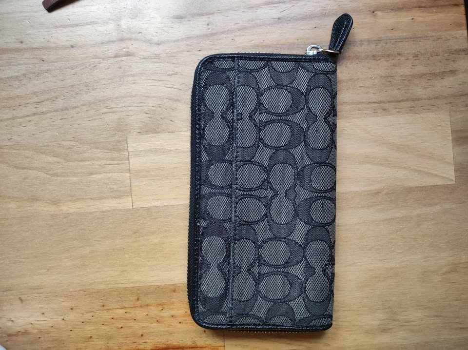 Coach Outline Signature Accordion Zip Wallet - Black Smoke - photo 2